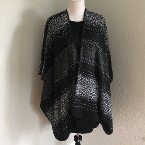 Black and white soft wrap